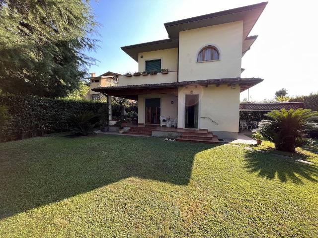 Villa in Via Gorizia, Forte dei Marmi - Foto 1