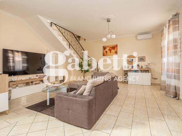 4-room flat in Vico Roma, Frattamaggiore - Photo 1