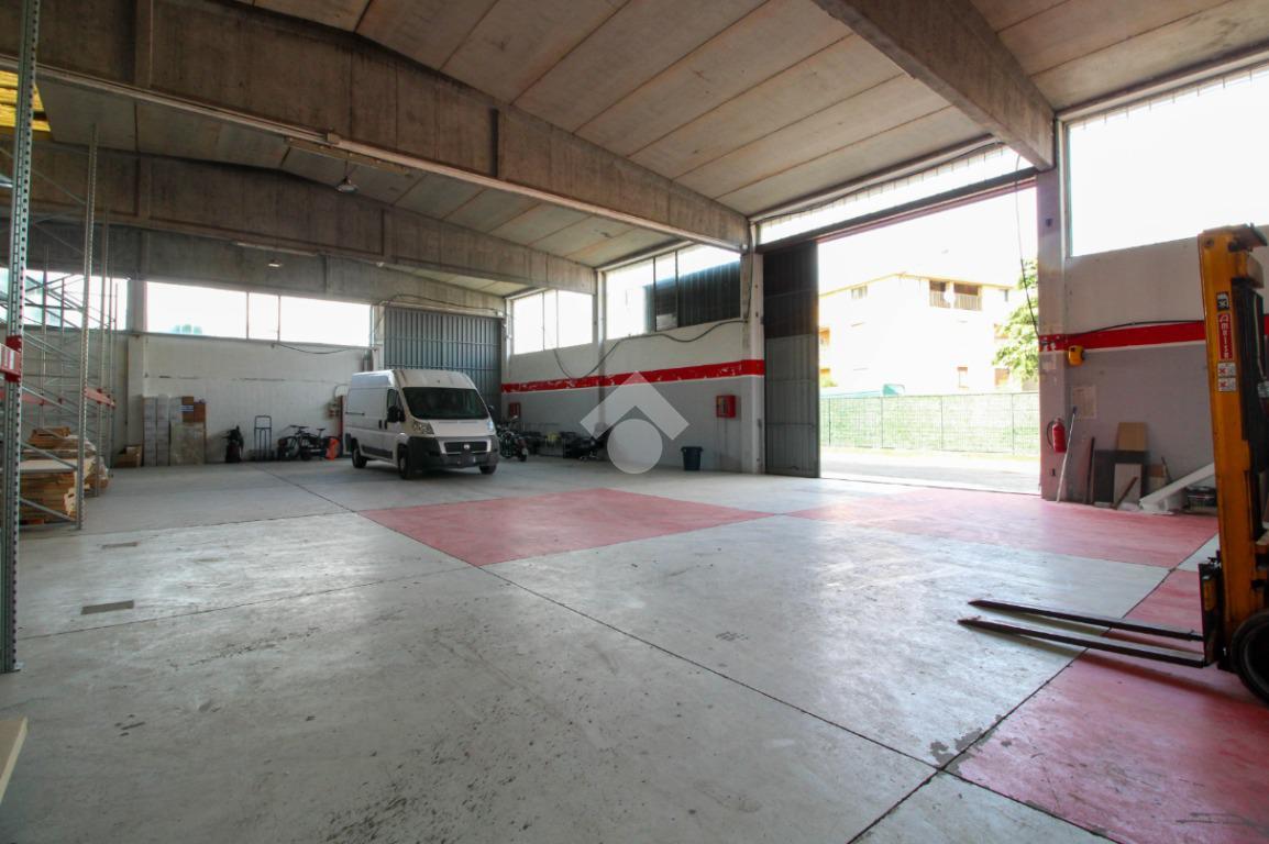 Capannone in Via l. Tolstoi, San Giuliano Milanese, {3} - Foto 1