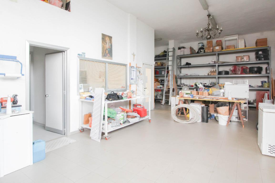 Laboratorio in Via Cristina Belgioioso 16, Locate Di Triulzi, {3} - Foto 2