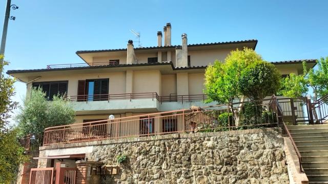 Terraced house, Chiusi - Photo 1