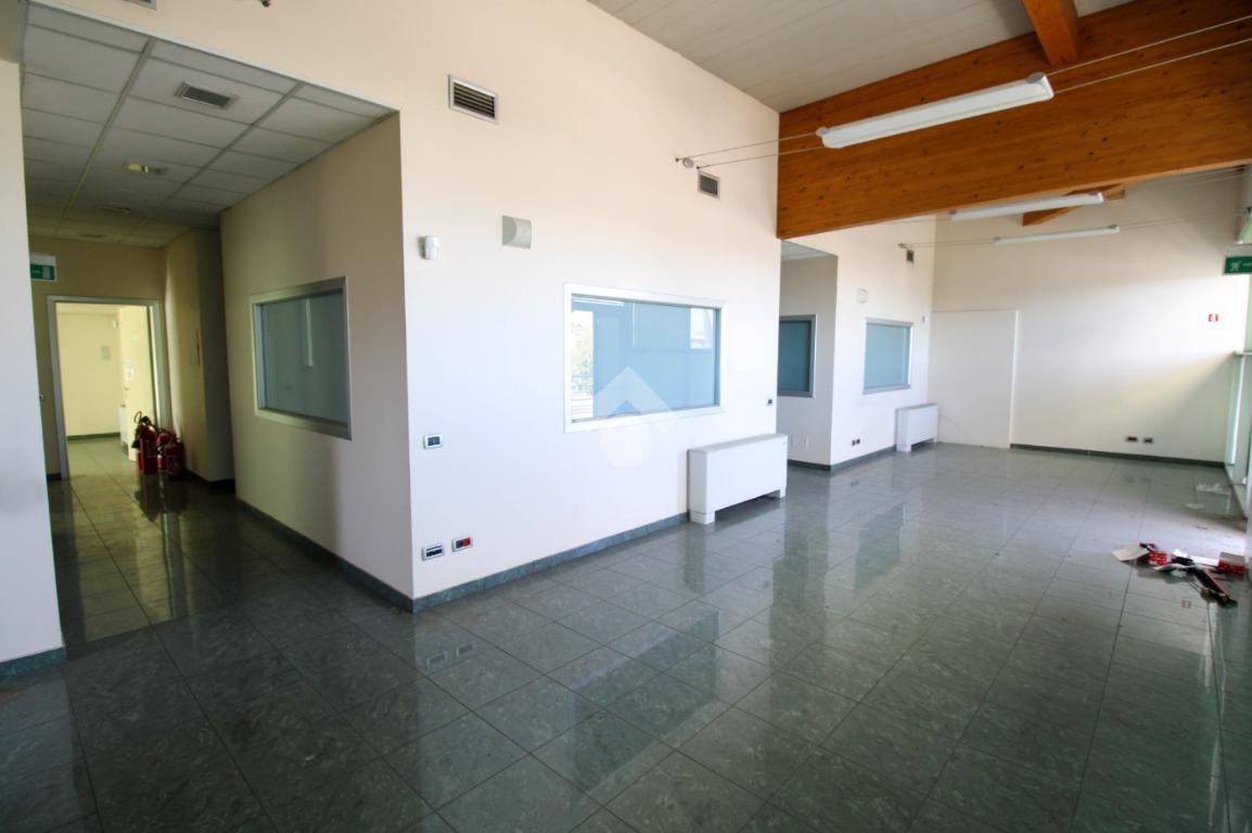 Ufficio in Via XXV Aprile, Bonate Sotto - Foto 1