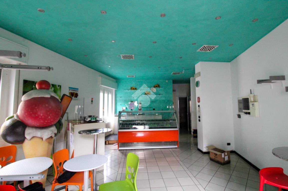 Negozio in Via Donatori di Sangue, Zogno - Foto 1