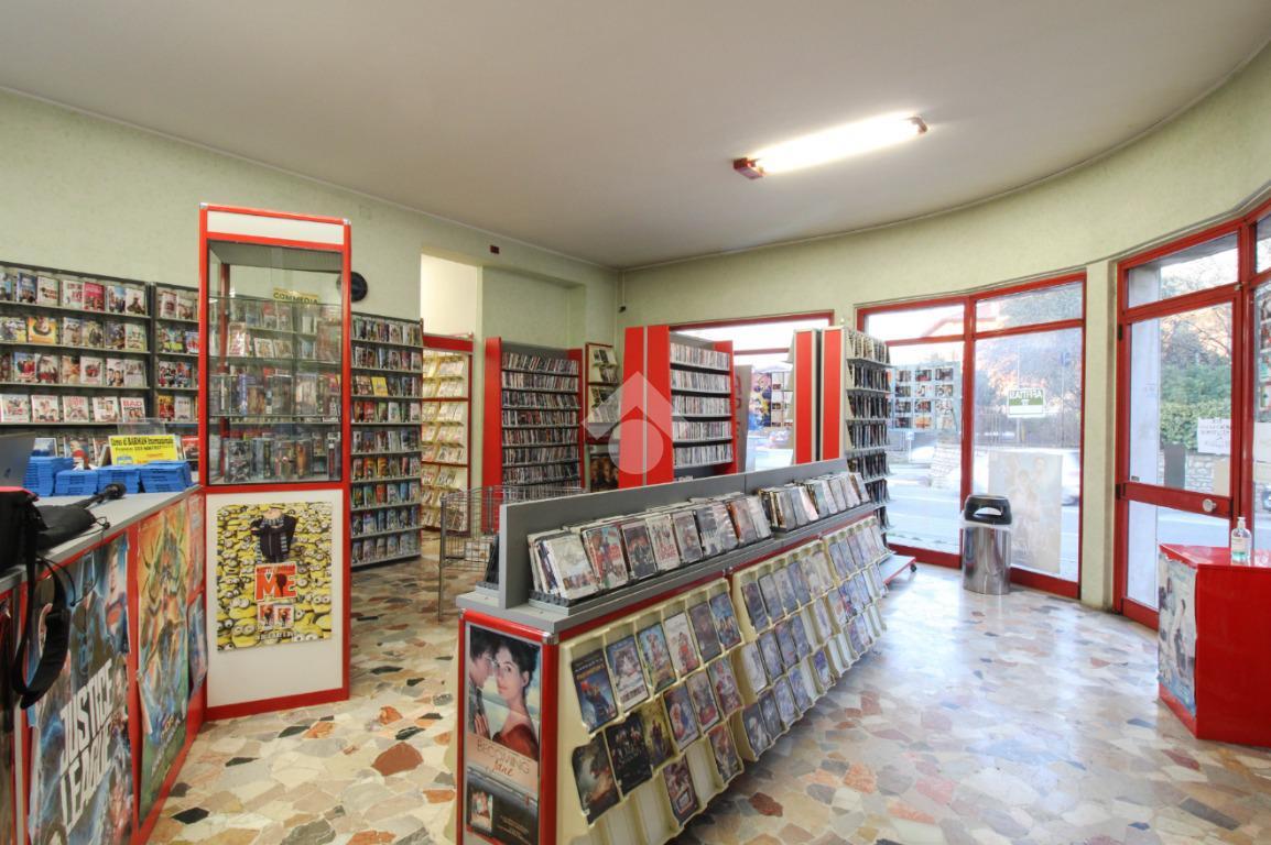 Negozio in Via Lecco 83, Curno - Foto 1