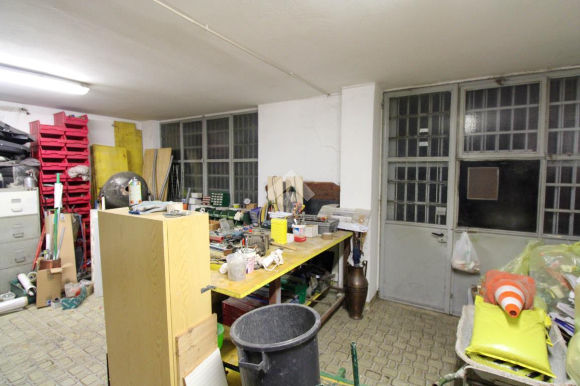 Capannone in Via Napoleone Bassani, Ponte San Pietro - Foto 1