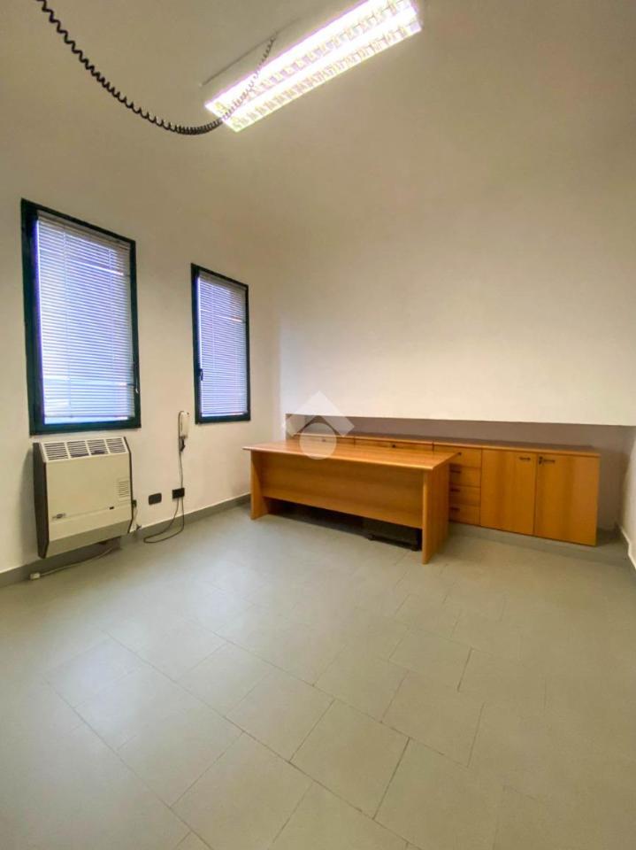 Ufficio in Via Privata Bernasconi, Sotto Il Monte Giovanni Xxiii, {3} - Foto 1