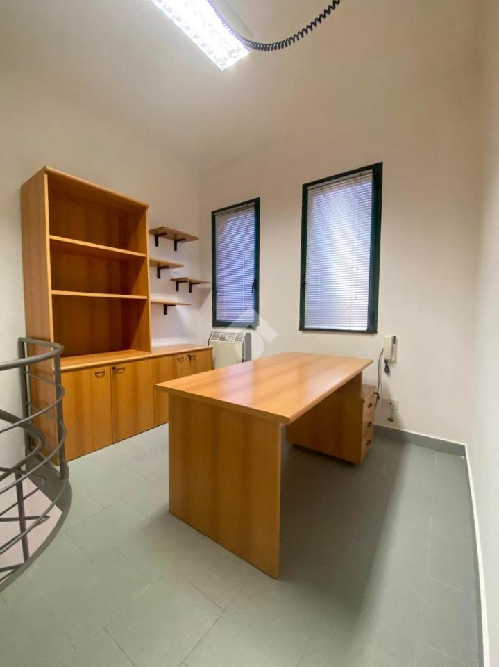 Ufficio in Via Privata Bernasconi, Sotto Il Monte Giovanni Xxiii, {3} - Foto 2