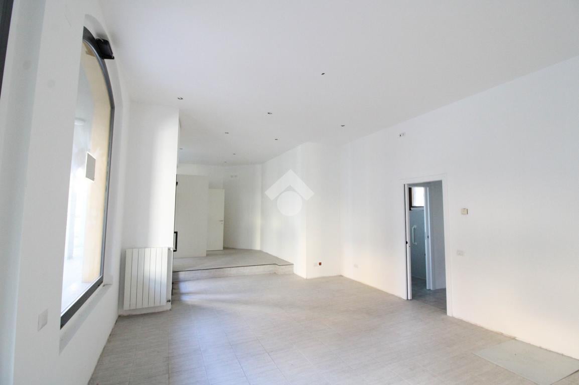 Ufficio in Via F.Lli Calvi 1, Villa D'Alme', {3} - Foto 1