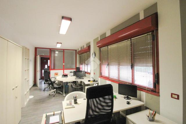 Büro in Via XXV Aprile, Almenno San Bartolomeo - Foto 1