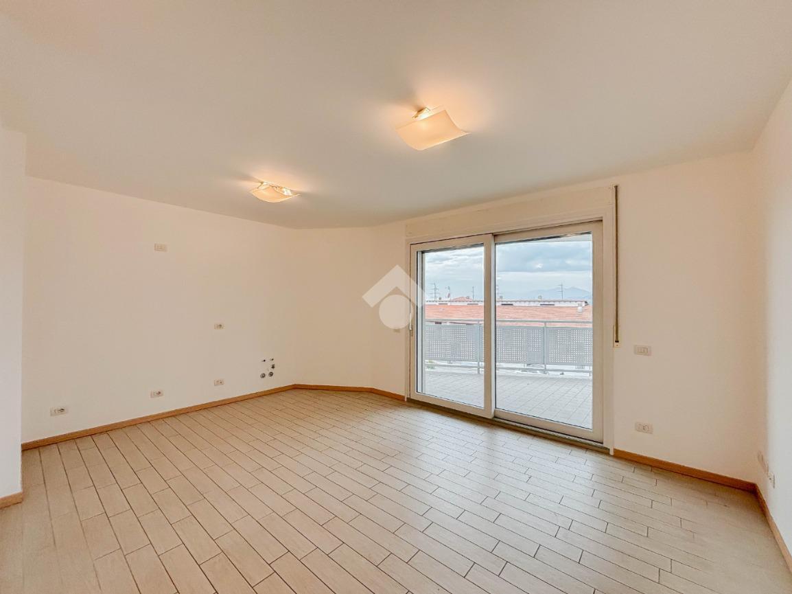 Ufficio in Via Roma, Villa D'Alme', {3} - Foto 1