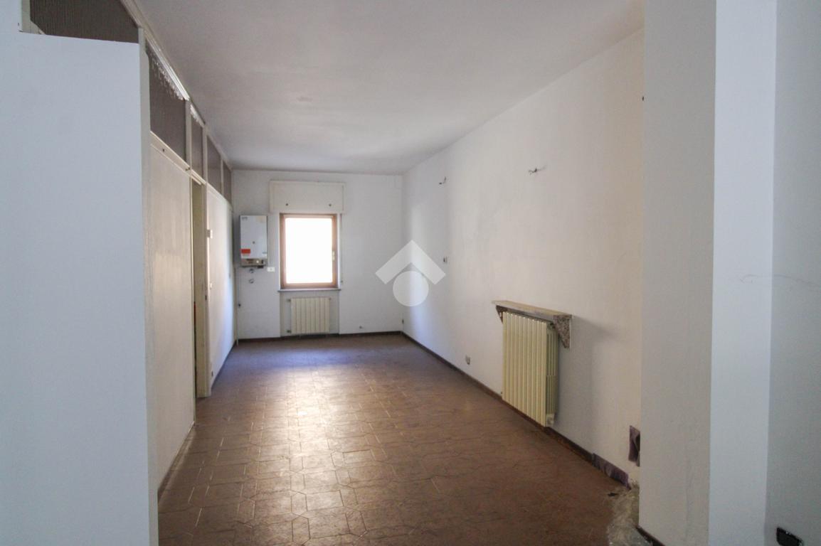 Ufficio in Via S. Carlo, San Pellegrino Terme, {3} - Foto 2