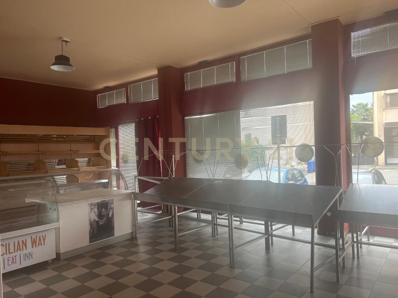 Negozio in Via Arconate 50, Busto Garolfo, {3} - Foto 1