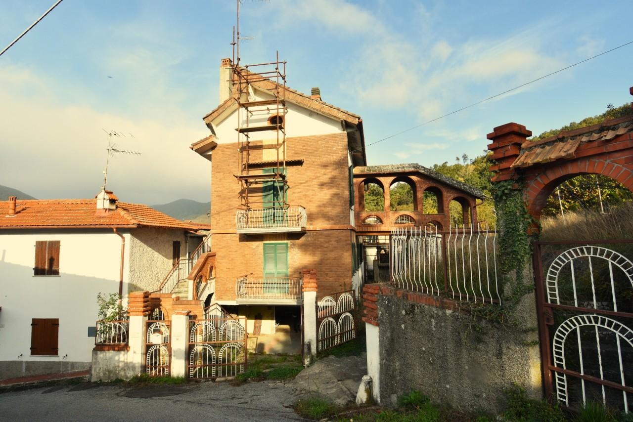 Villa in vendita a Casella