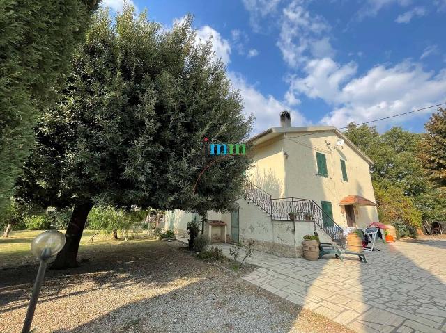 Country house or cottage in Strada Regionale Maremmana, Manciano - Photo 1