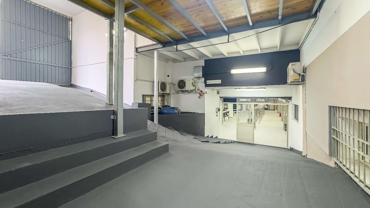 Magazzino in Via Vincenzo Cuoco 00, Cagliari, {3} - Foto 2