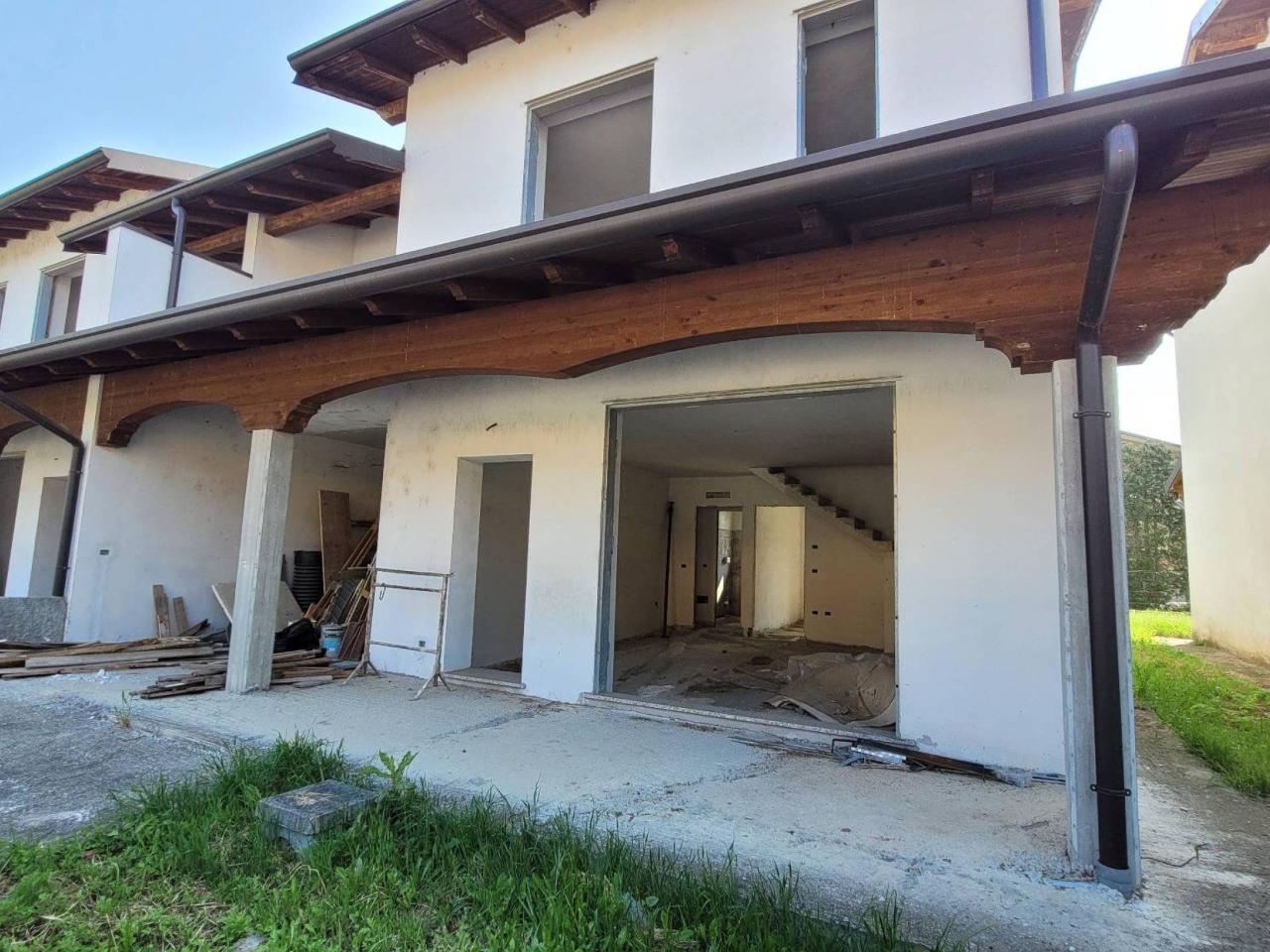 Villa in vendita a Vellezzo Bellini