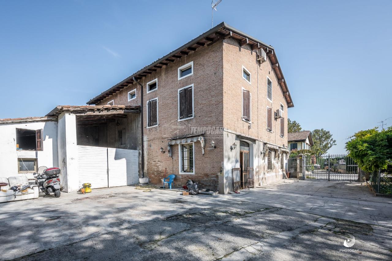 Houses with two bathrooms Sacca, San Mulini nuovi Modena